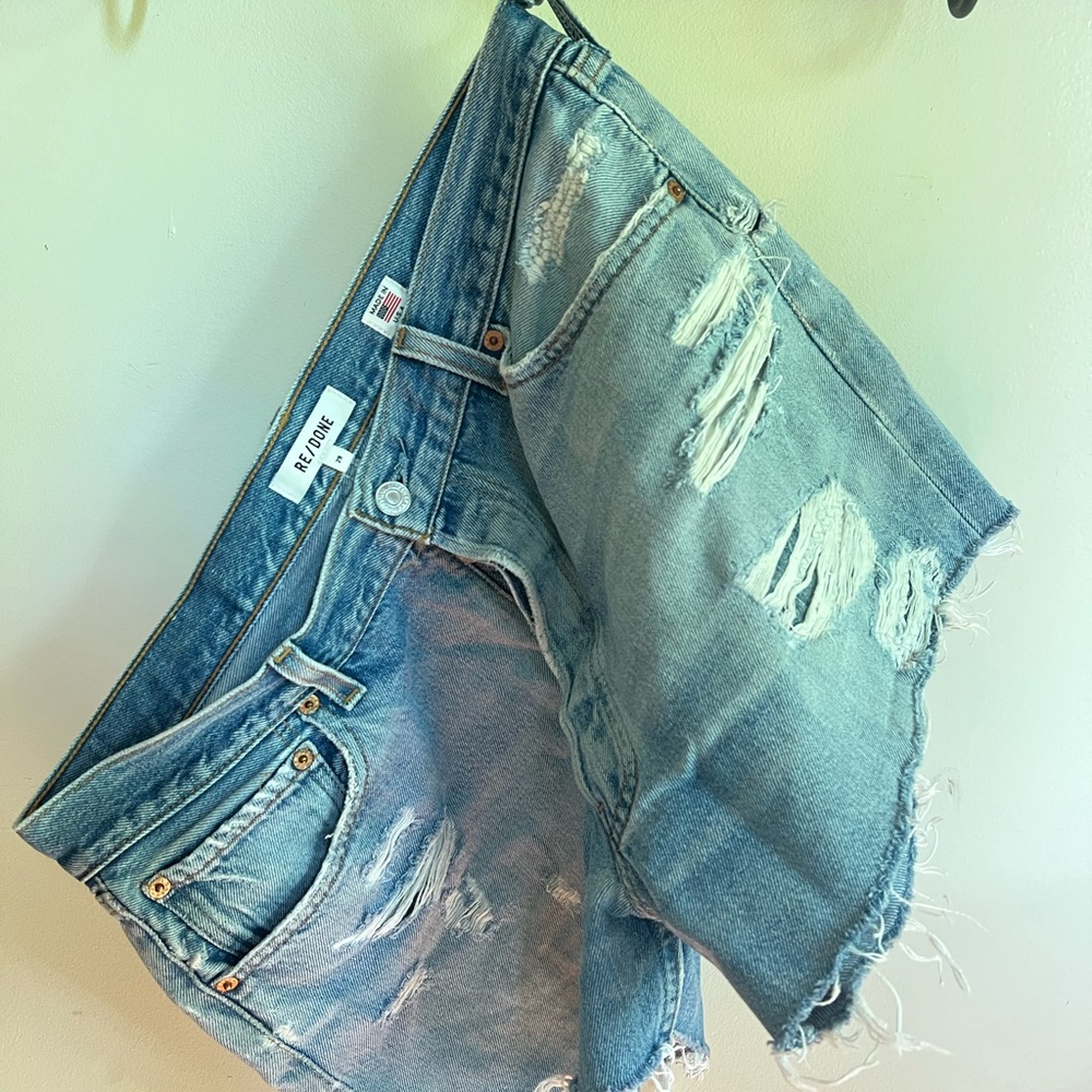 RE/DONE 501 Levi’s Cut-Off Shorts – Size 29
The RE/DONE |